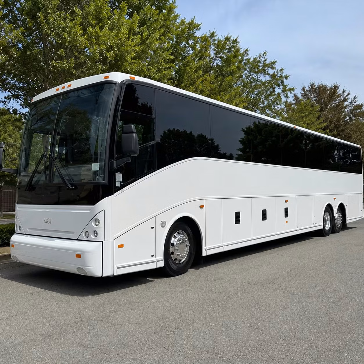 shuttle transportation between visalia and naval air station lemoore